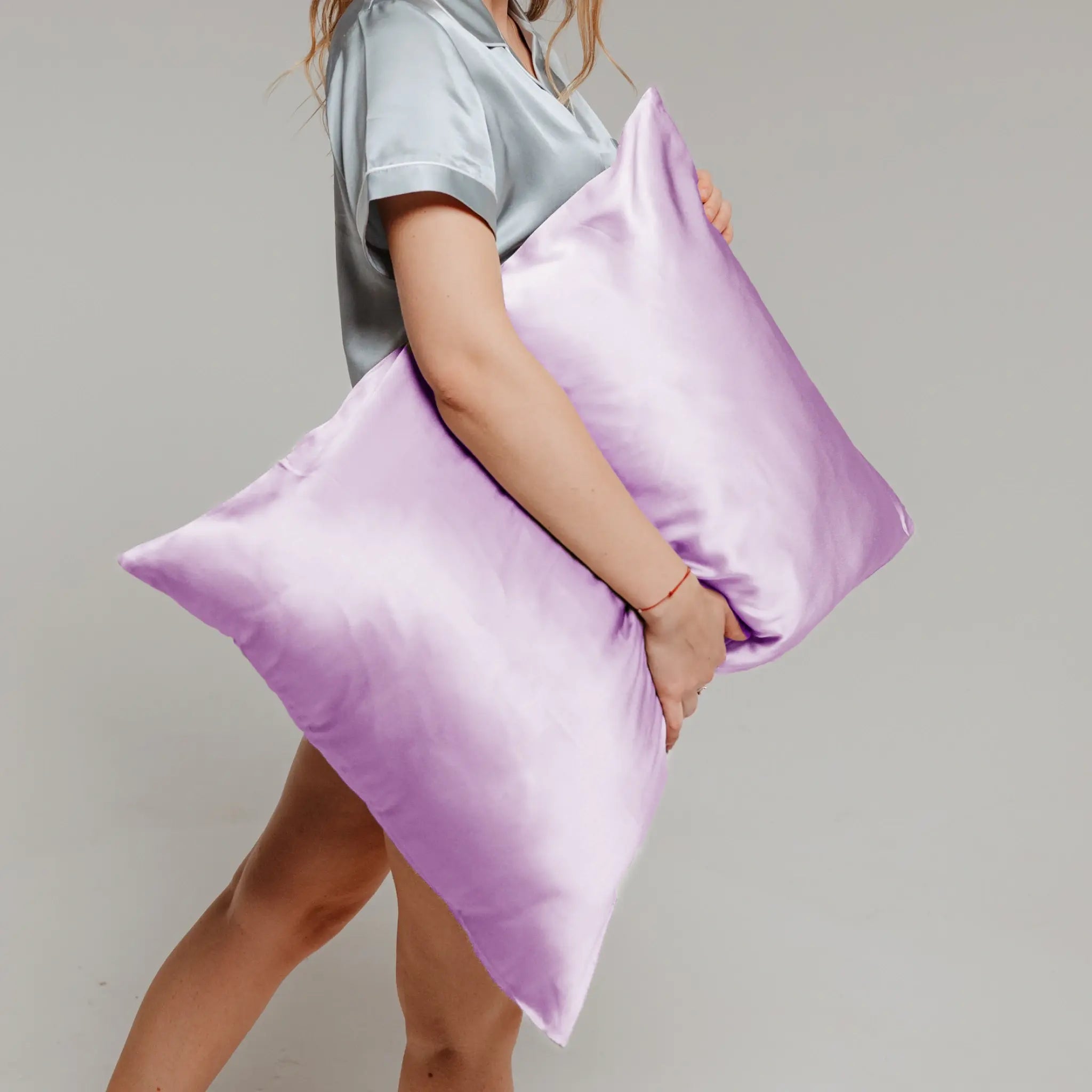 ŠILKO PAGALVĖS UŽVALKALAS